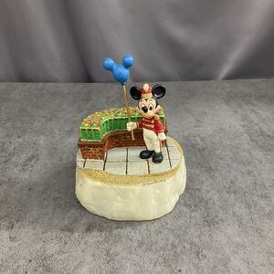 Disney Ron Lee Marble Micky Mouse With Balloons